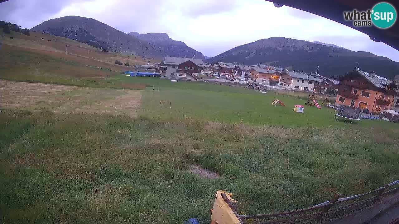 Livigno live webcam – view on Livigno Ski School area – LivignoGO