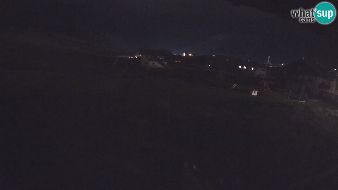 Livigno live webcam – view on Livigno Ski School area – LivignoGO