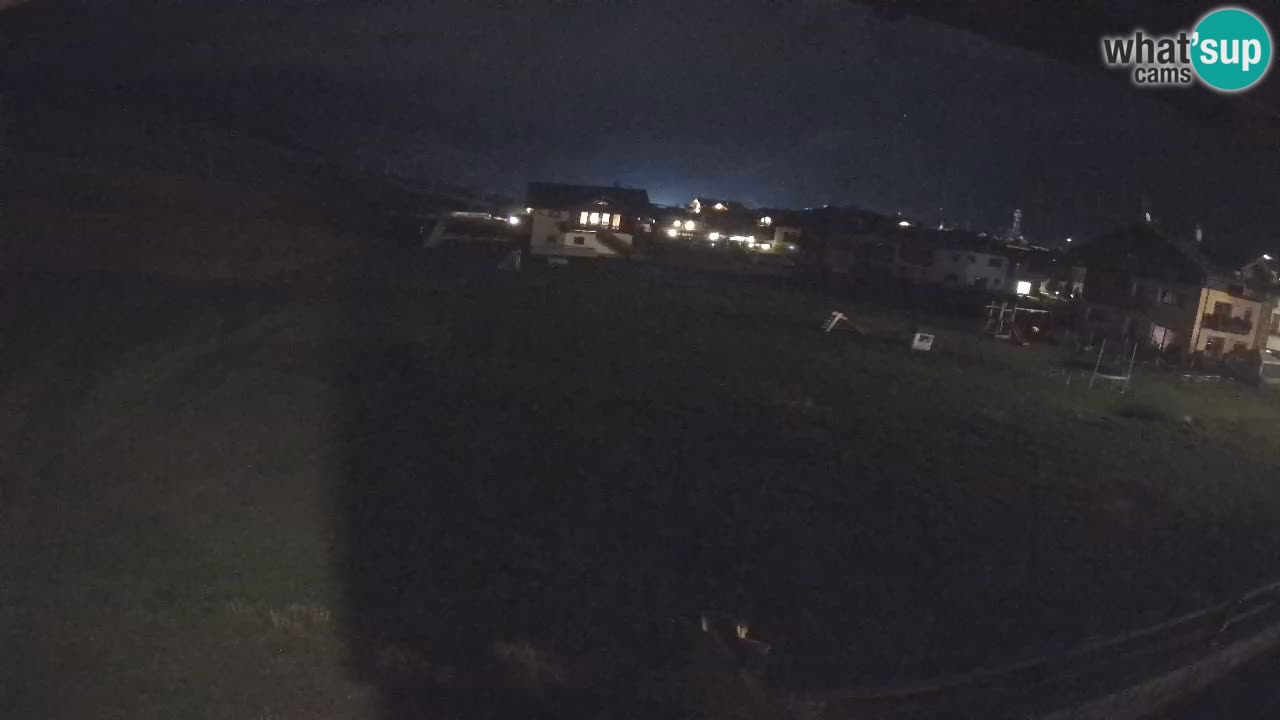 Livigno live webcam – view on Livigno Ski School area – LivignoGO