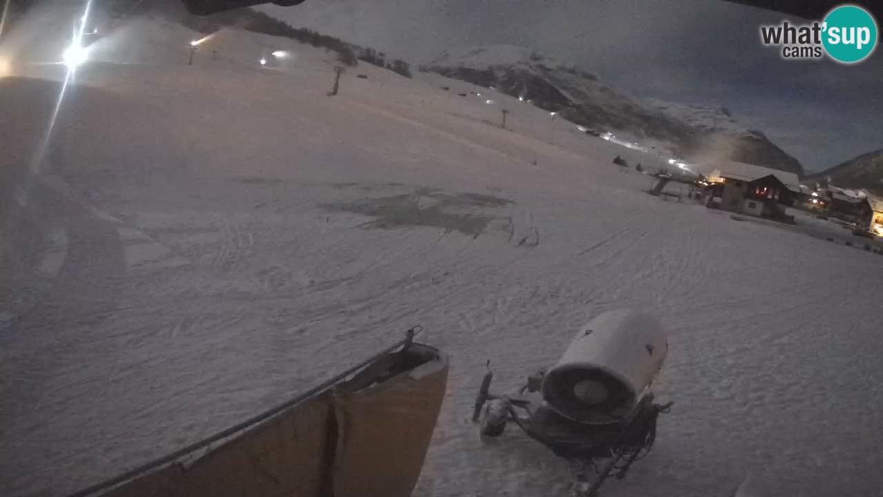 Livigno live webcam – view on Livigno Ski School area – LivignoGO
