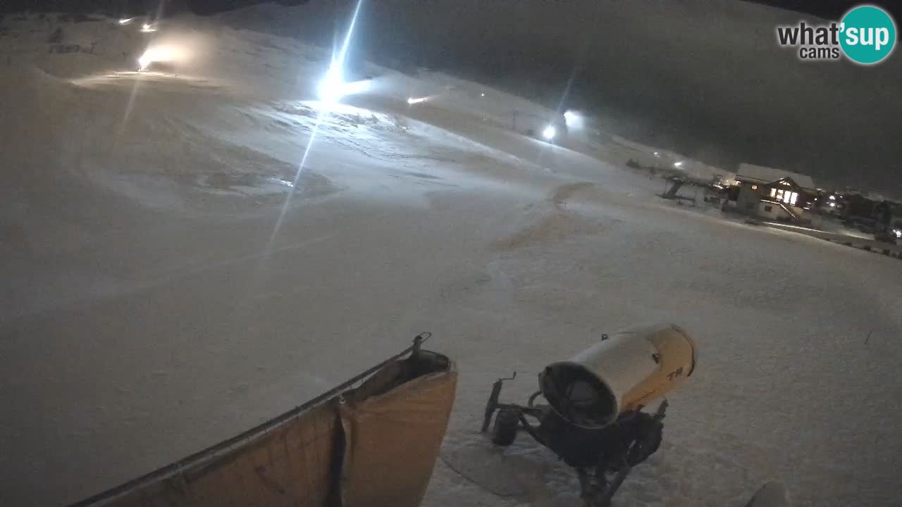 Livigno live webcam – view on Livigno Ski School area – LivignoGO