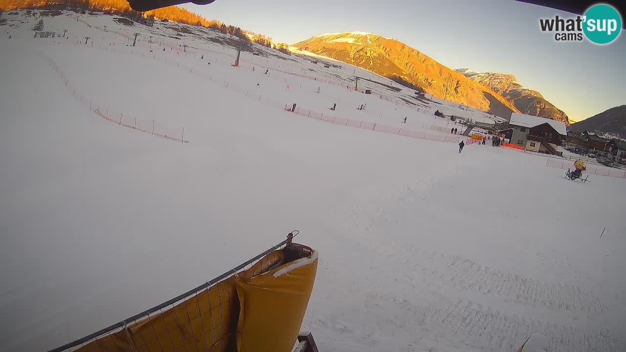 Livigno live webcam – view on Livigno Ski School area – LivignoGO