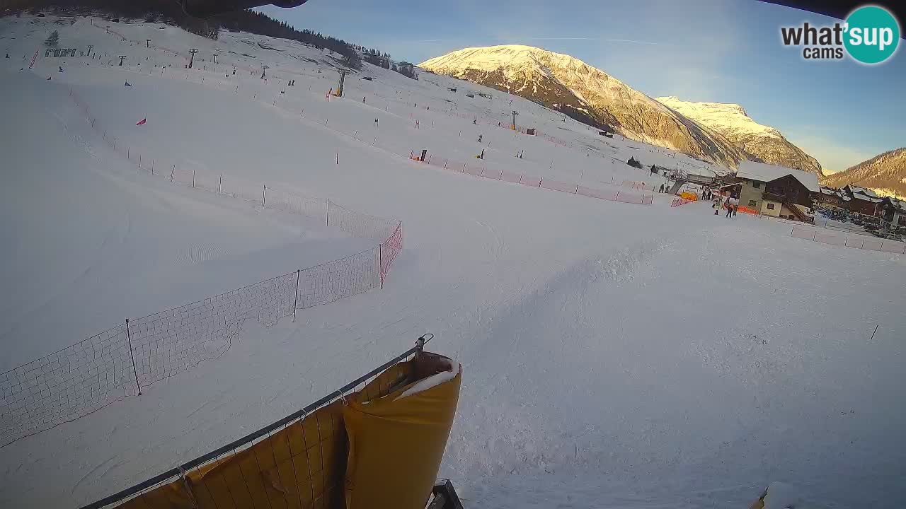 Livigno webcam – view on Livigno Ski School area – LivignoGO