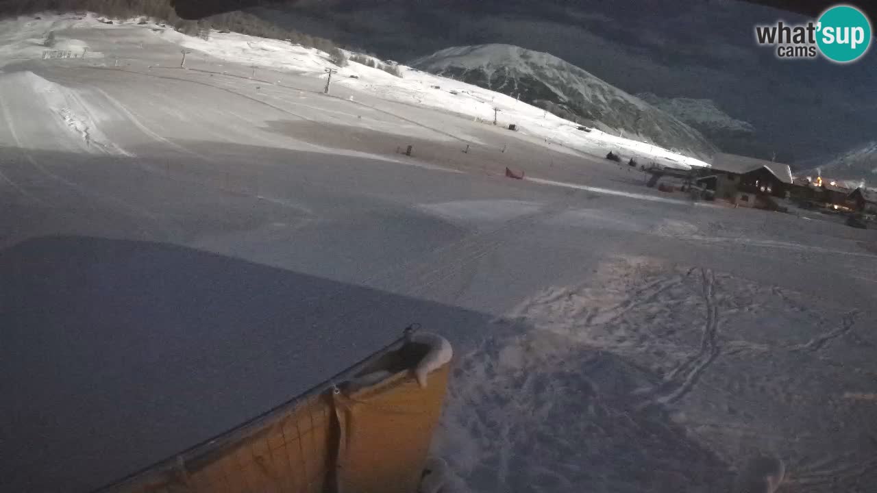 Livigno live webcam – view on Livigno Ski School area – LivignoGO