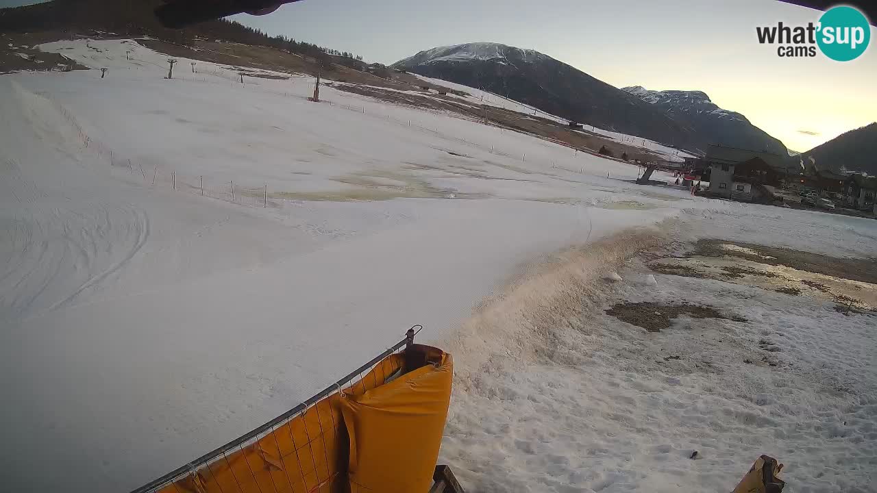Livigno live webcam – view on Livigno Ski School area – LivignoGO