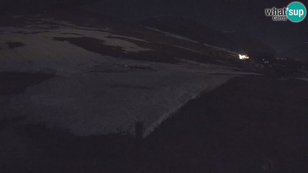 Livigno live webcam – view on Livigno Ski School area – LivignoGO