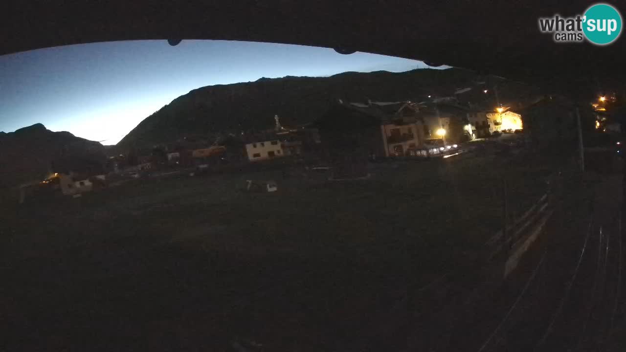 Livigno live webcam – view on Livigno Ski School area – LivignoGO