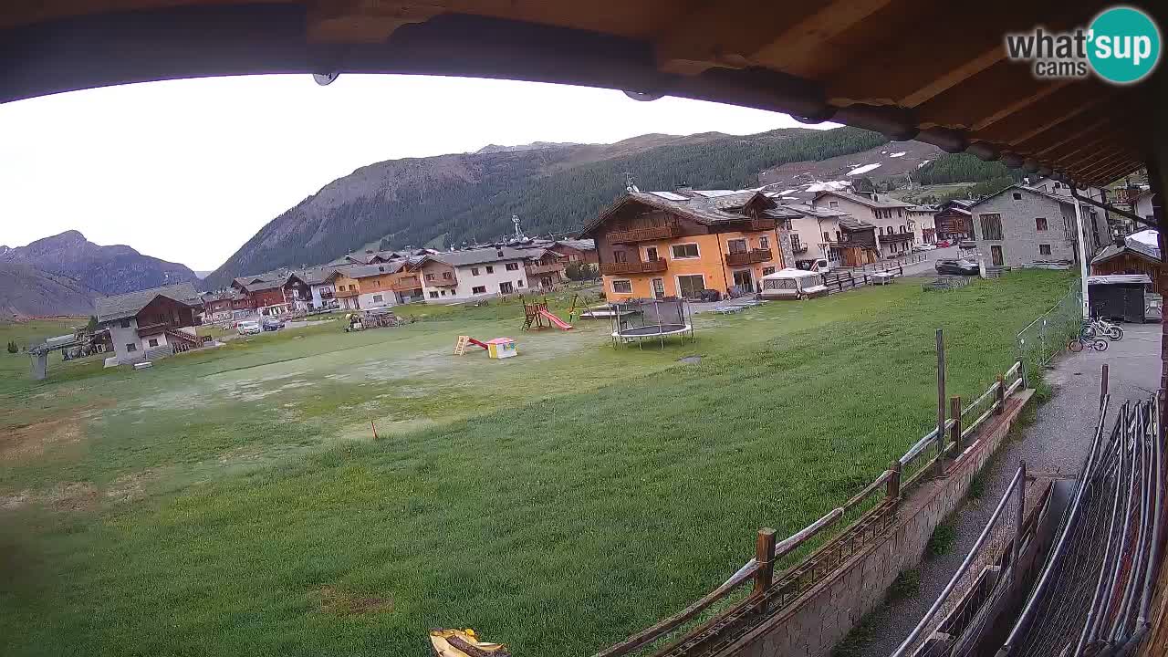 Livigno webcam – view on Livigno Ski School area – LivignoGO