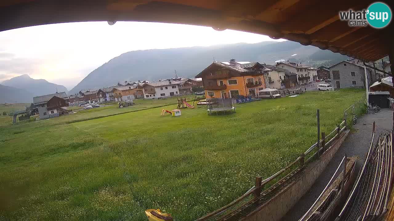 Livigno live webcam – view on Livigno Ski School area – LivignoGO