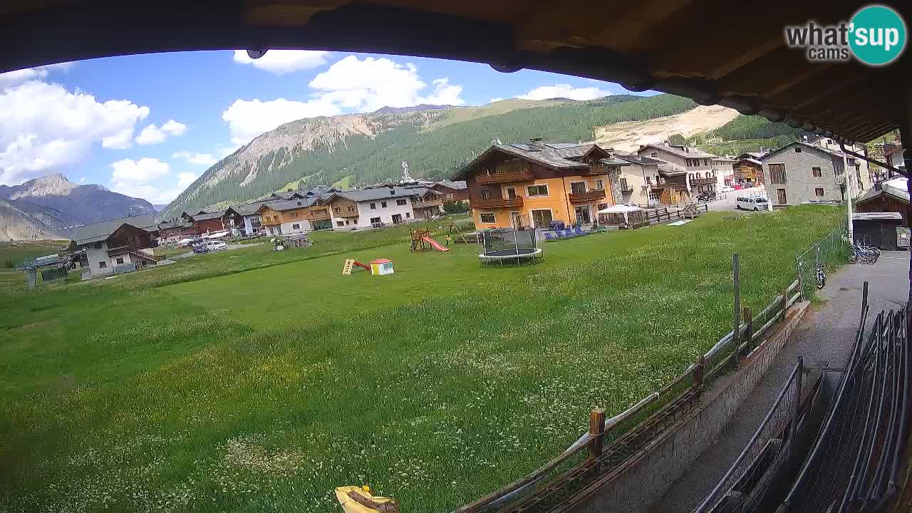 Livigno webcam – view on Livigno Ski School area – LivignoGO