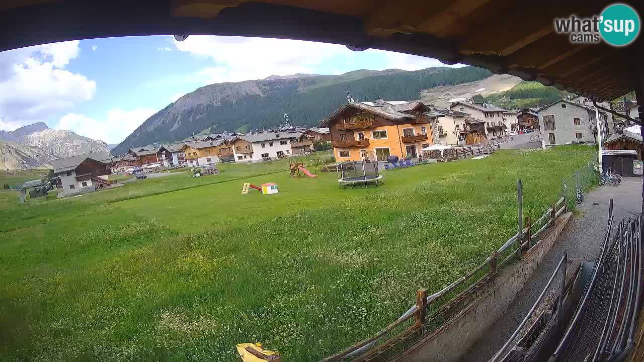 Livigno webcam – view on Livigno Ski School area – LivignoGO