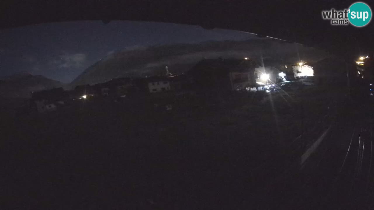 Livigno live webcam – view on Livigno Ski School area – LivignoGO