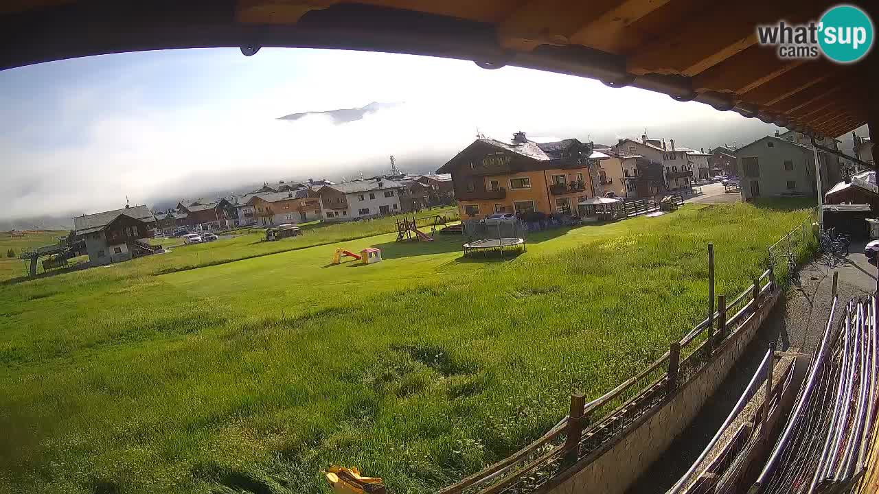 Livigno live webcam – view on Livigno Ski School area – LivignoGO