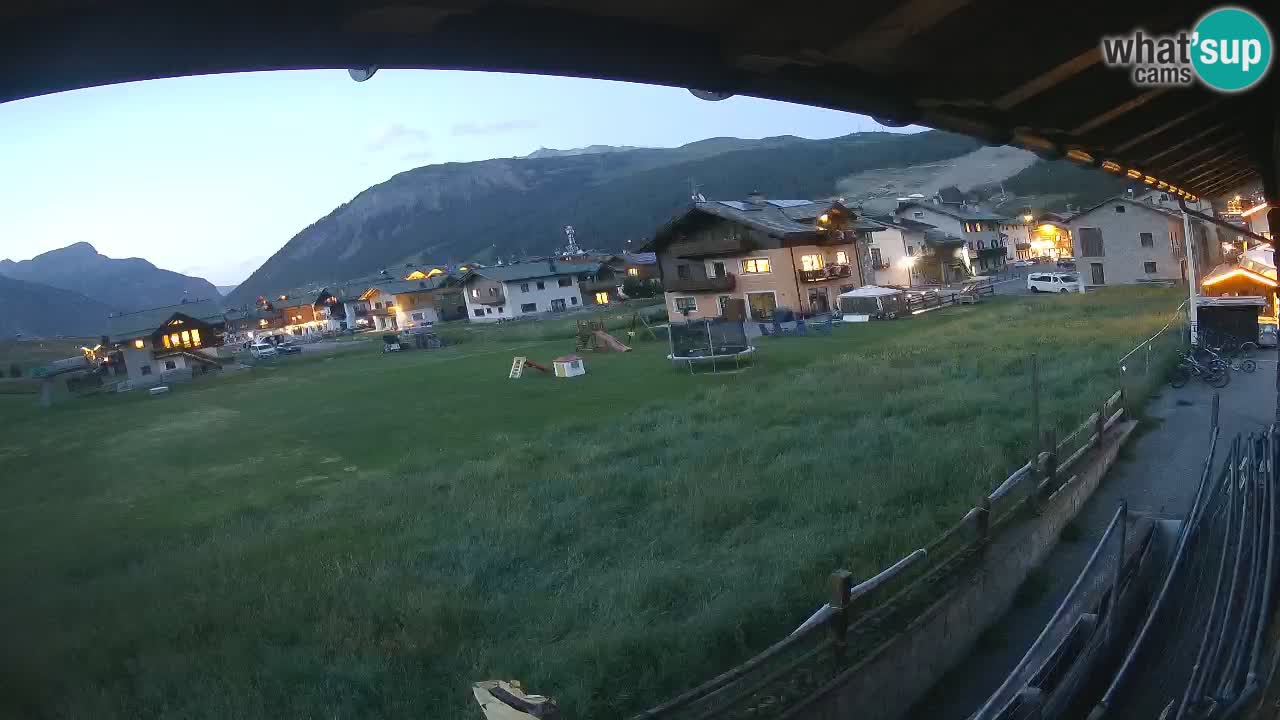 Livigno webcam – view on Livigno Ski School area – LivignoGO