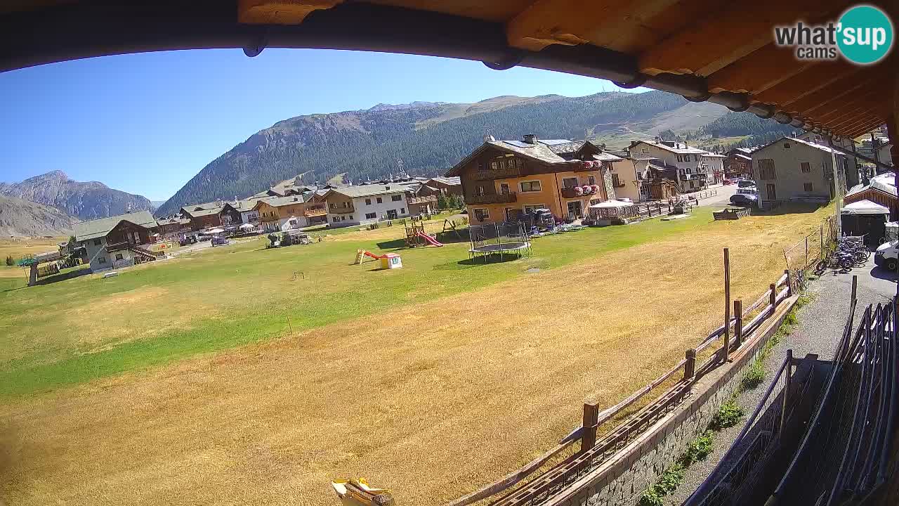 Livigno webcam – view on Livigno Ski School area – LivignoGO
