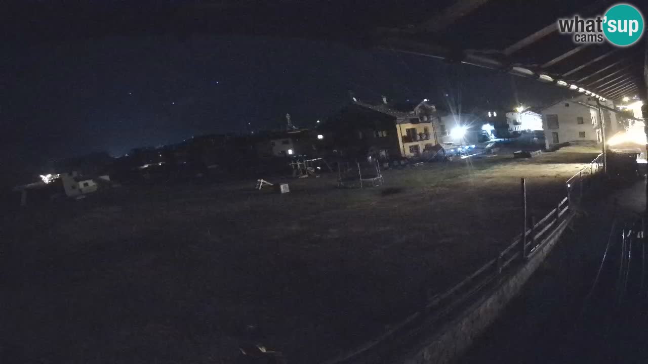 Livigno live webcam – view on Livigno Ski School area – LivignoGO