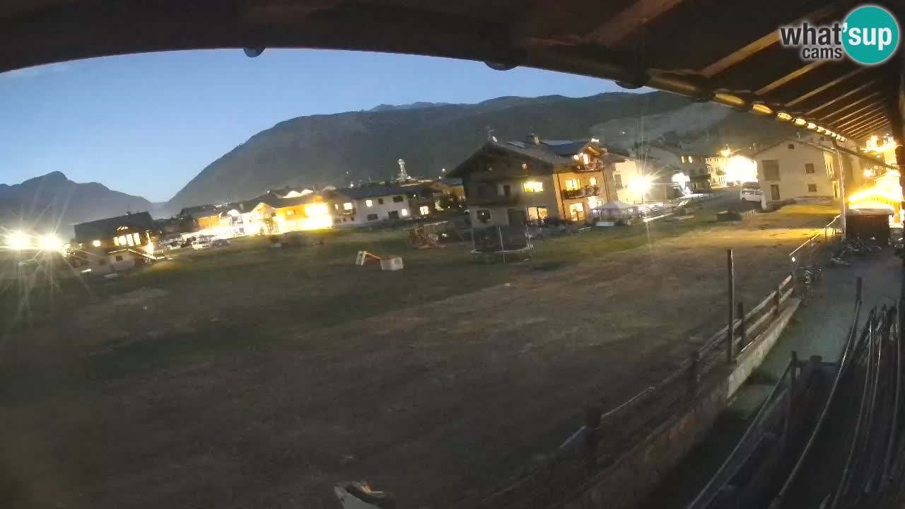 Livigno webcam – view on Livigno Ski School area – LivignoGO