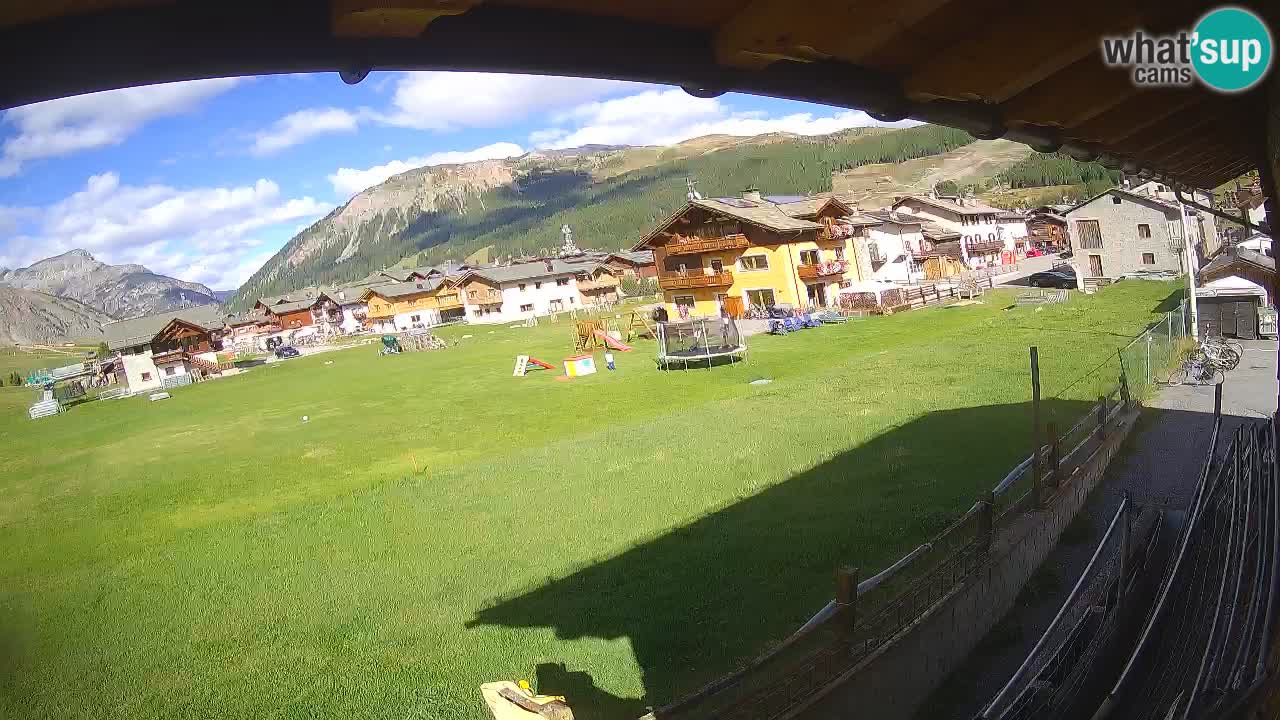 Livigno webcam – view on Livigno Ski School area – LivignoGO