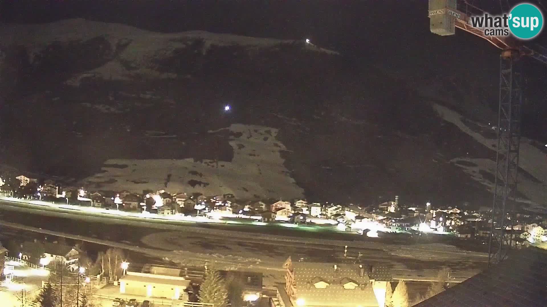 Neverjetna spletna kamera Livigno, panoramski pogled iz hotela Teola