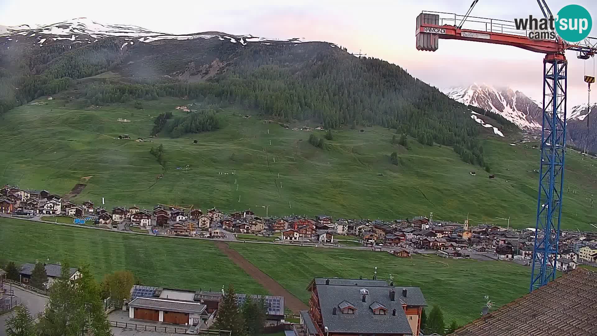 Amazing webcam Livigno, panoramic view from hotel Teola