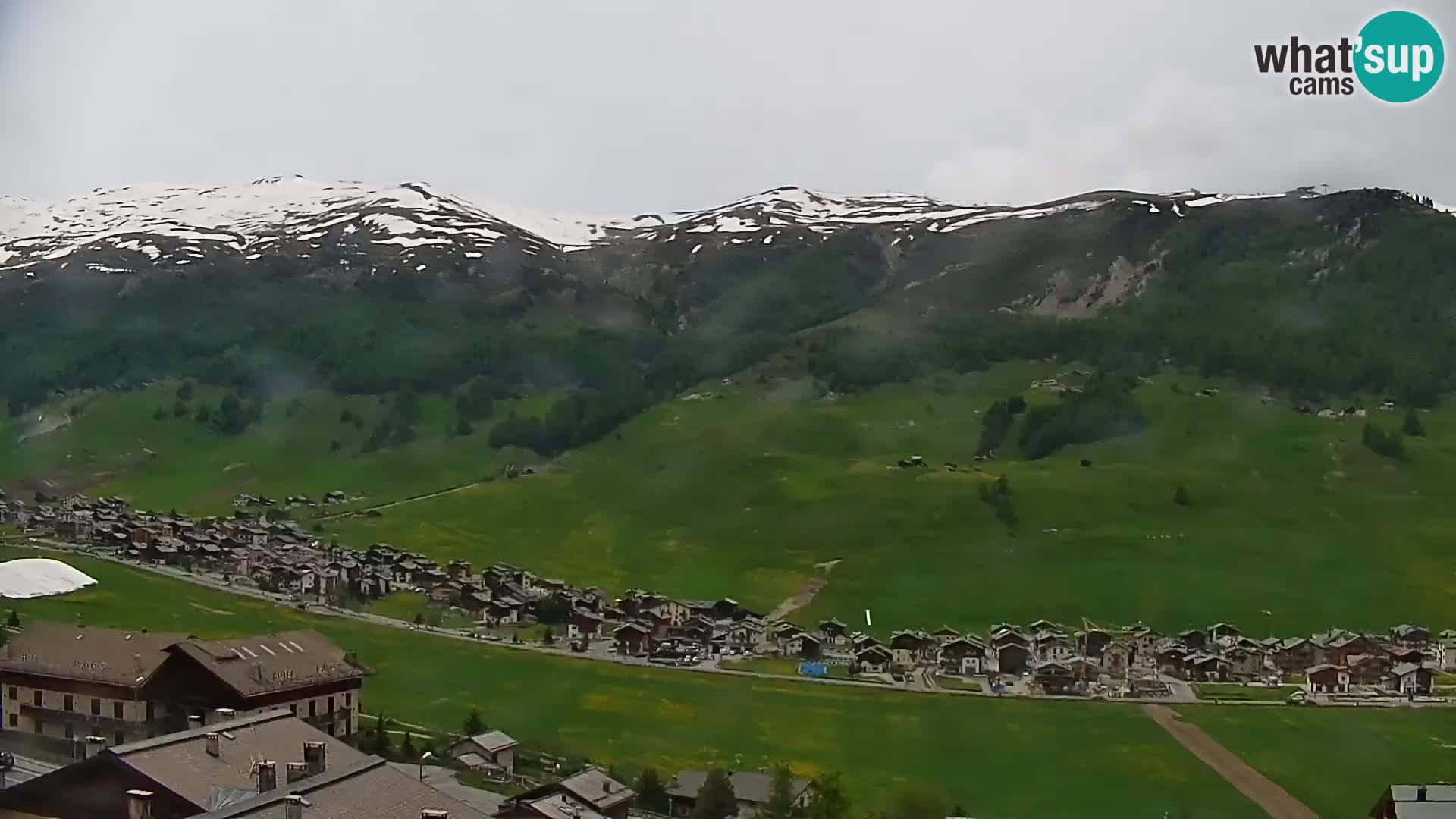 Neverjetna spletna kamera Livigno, panoramski pogled iz hotela Teola