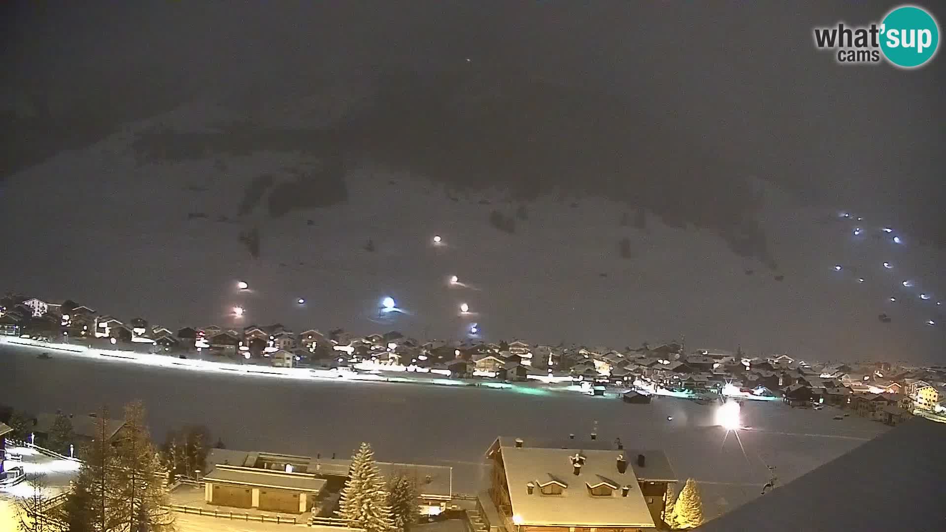 Spletna kamera Livigno panorama | pogled iz hotela Teola