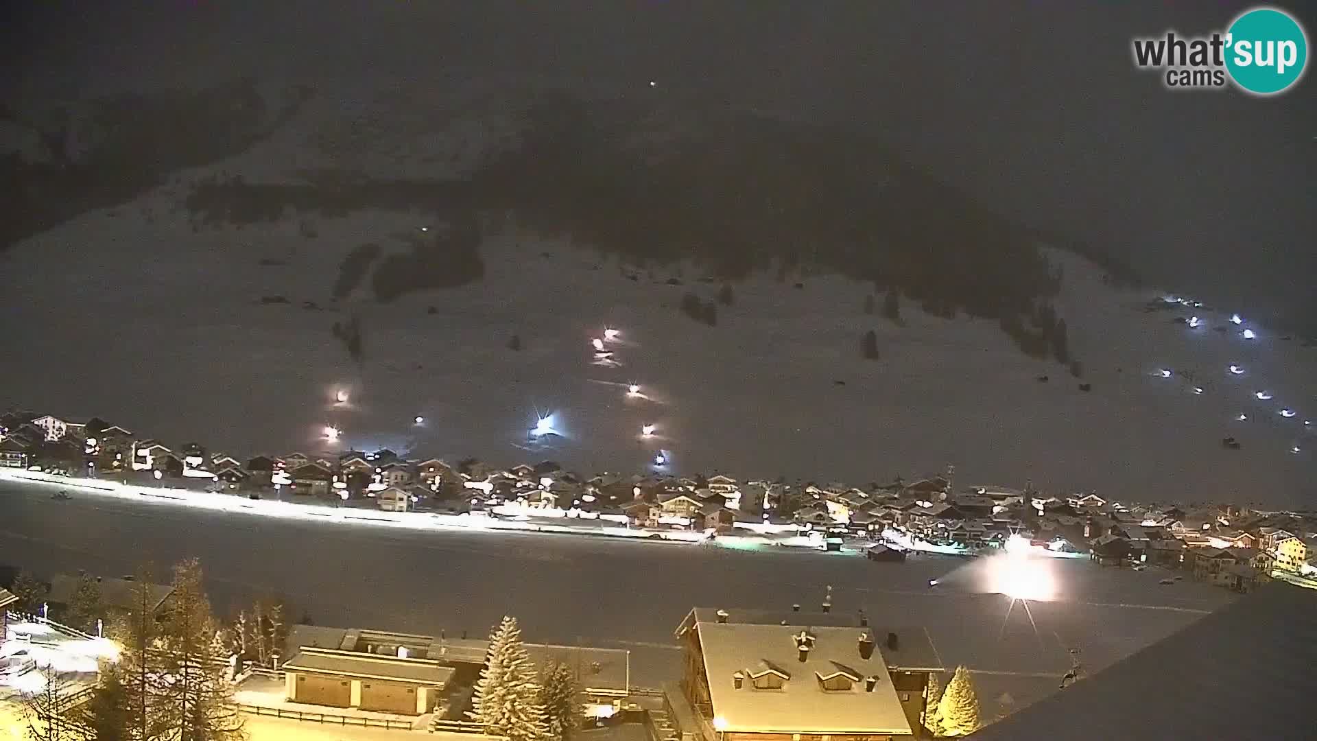 Spletna kamera Livigno panorama | pogled iz hotela Teola