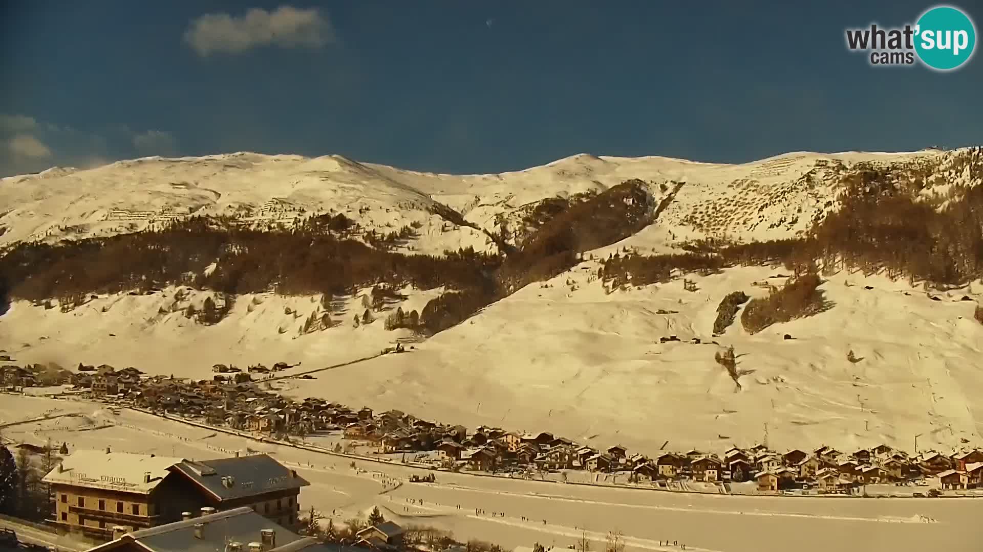 Spletna kamera Livigno panorama | pogled iz hotela Teola