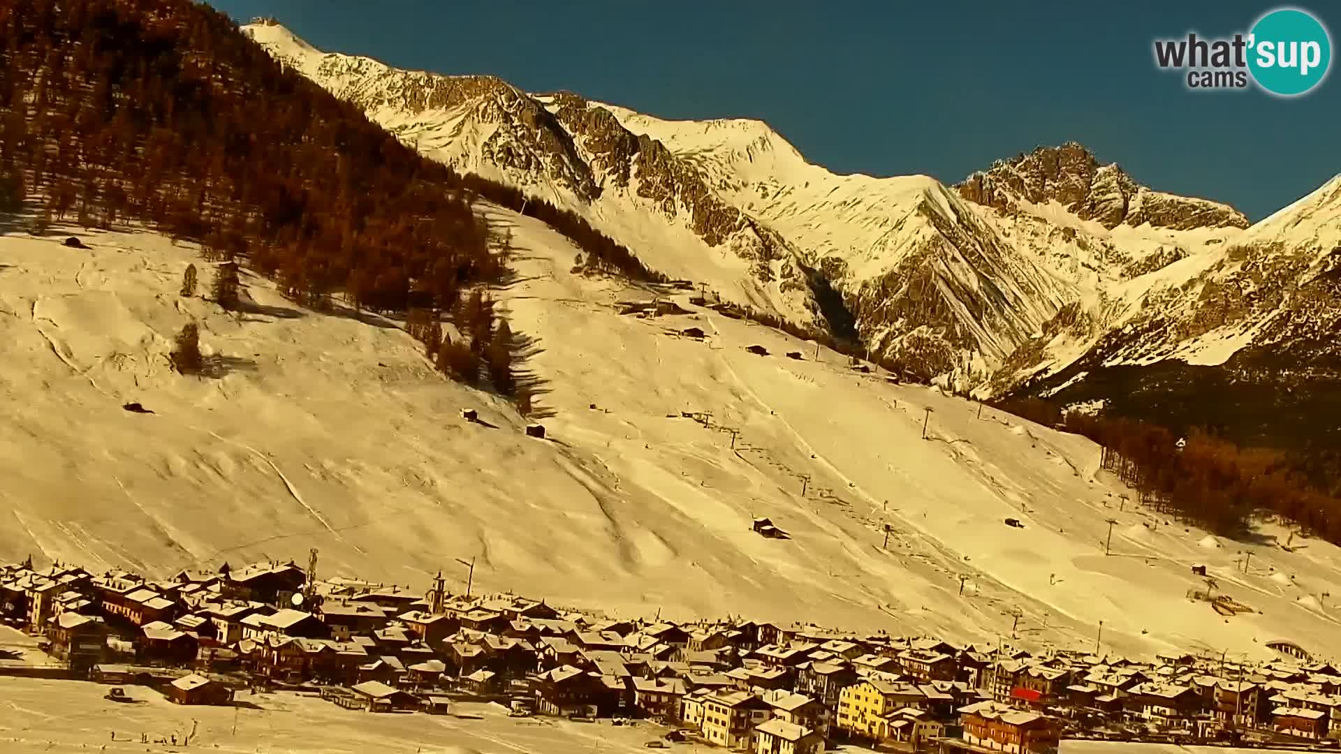 Spletna kamera Livigno panorama | pogled iz hotela Teola