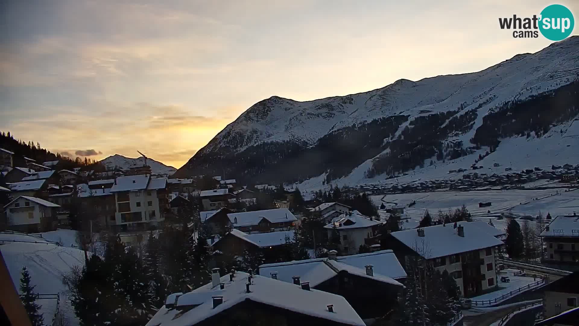 Spletna kamera Livigno panorama | pogled iz hotela Teola