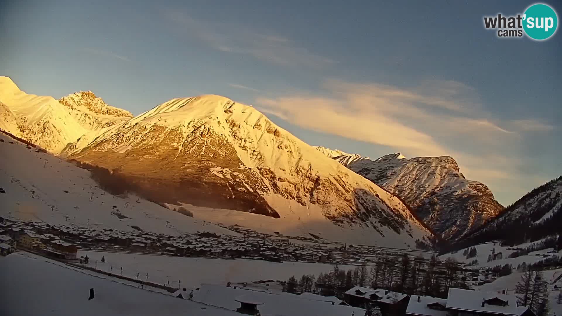 Neverjetna spletna kamera Livigno, panoramski pogled iz hotela Teola