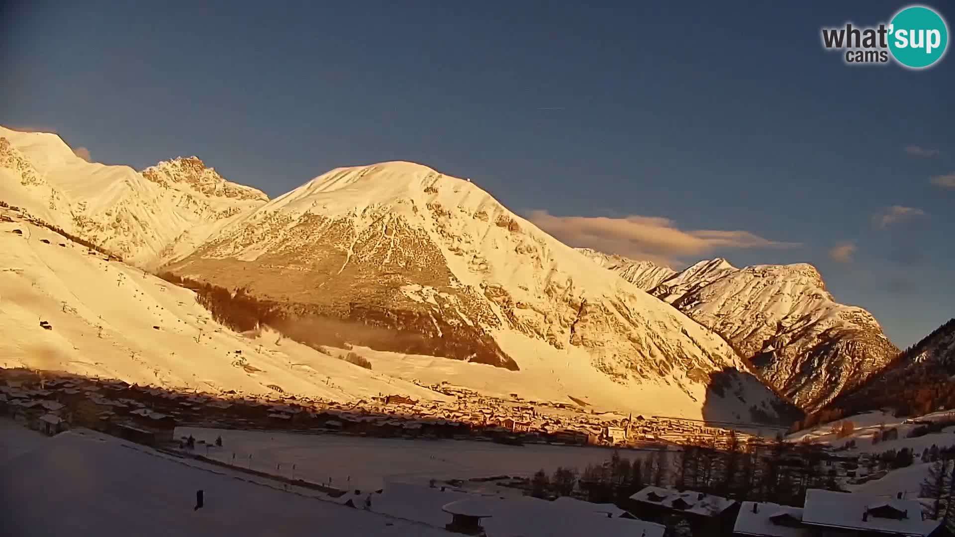 Neverjetna spletna kamera Livigno, panoramski pogled iz hotela Teola