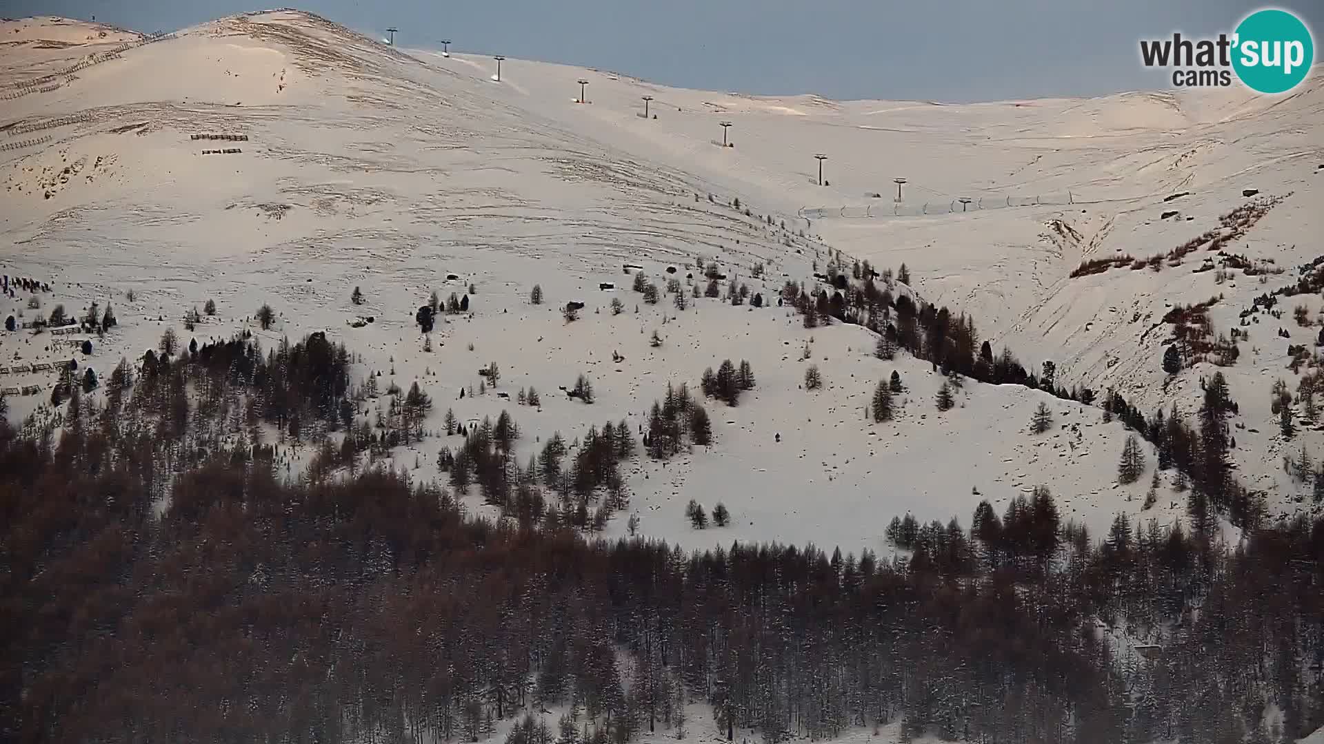 Neverjetna spletna kamera Livigno, panoramski pogled iz hotela Teola