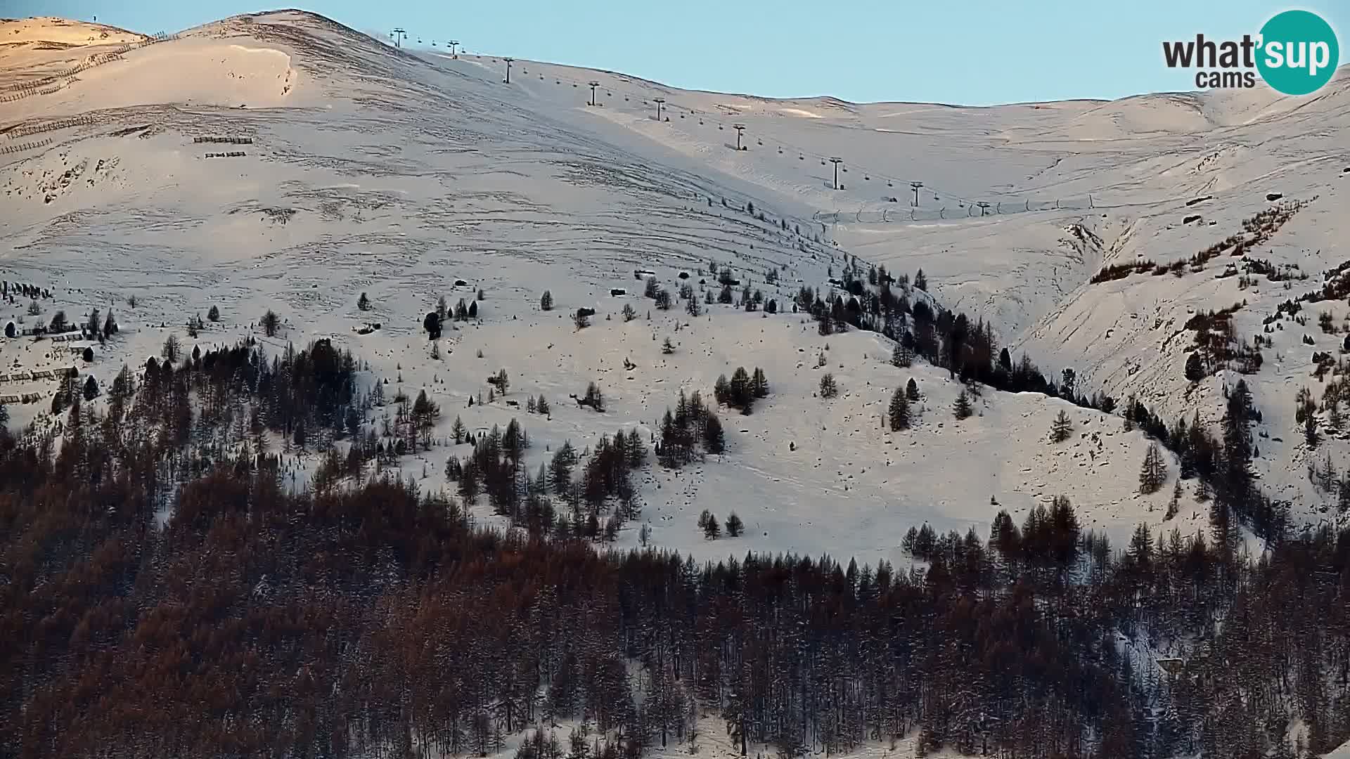 Neverjetna spletna kamera Livigno, panoramski pogled iz hotela Teola