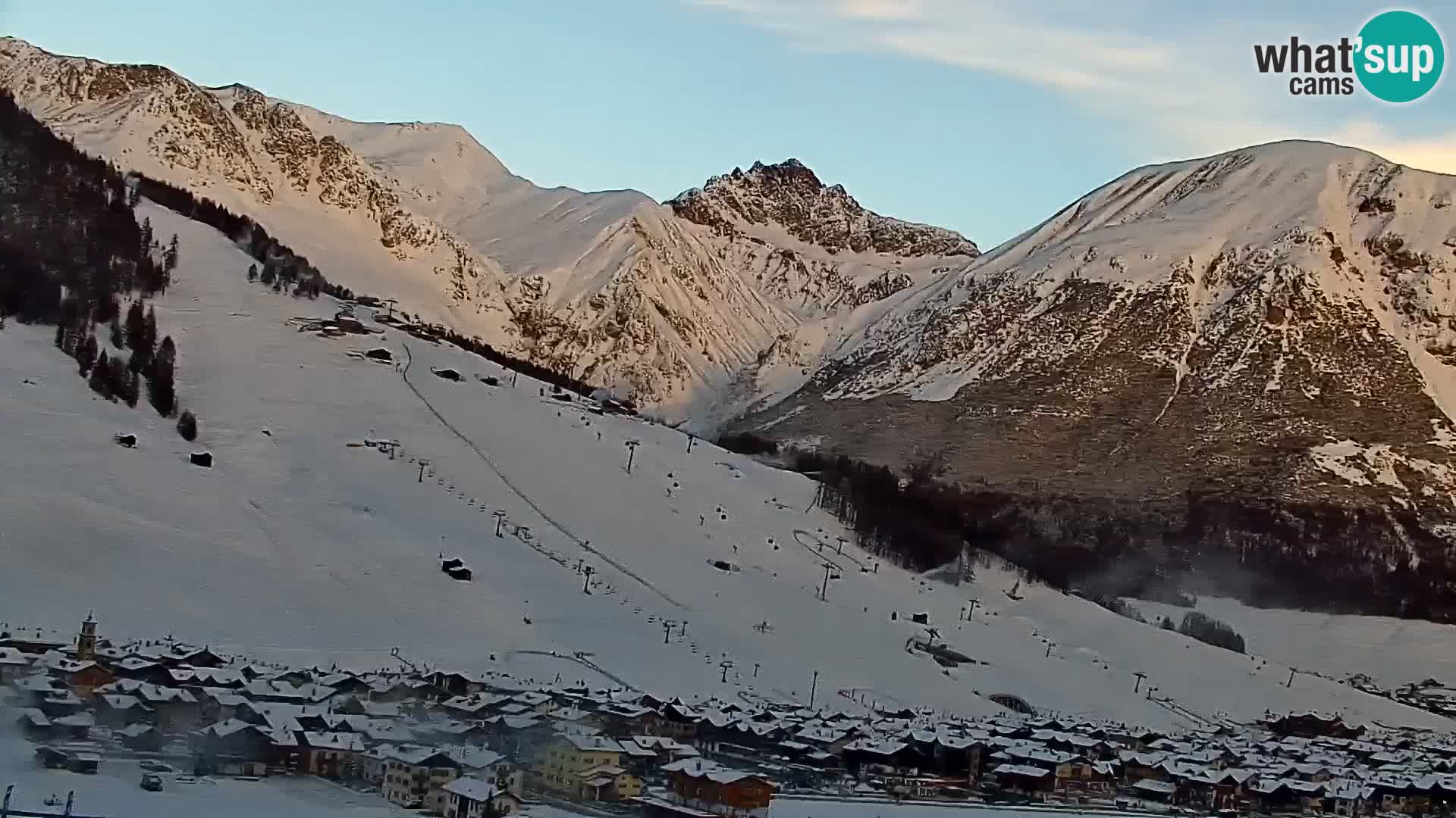 Neverjetna spletna kamera Livigno, panoramski pogled iz hotela Teola