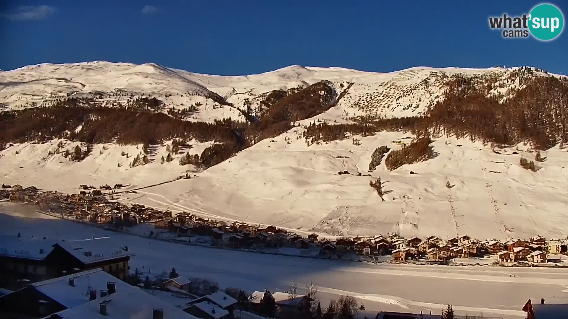 Neverjetna spletna kamera Livigno, panoramski pogled iz hotela Teola