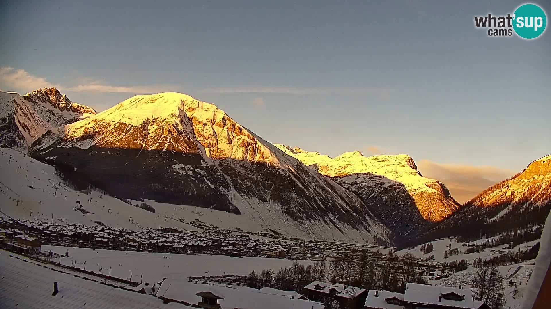 Amazing webcam Livigno, panoramic view from hotel Teola