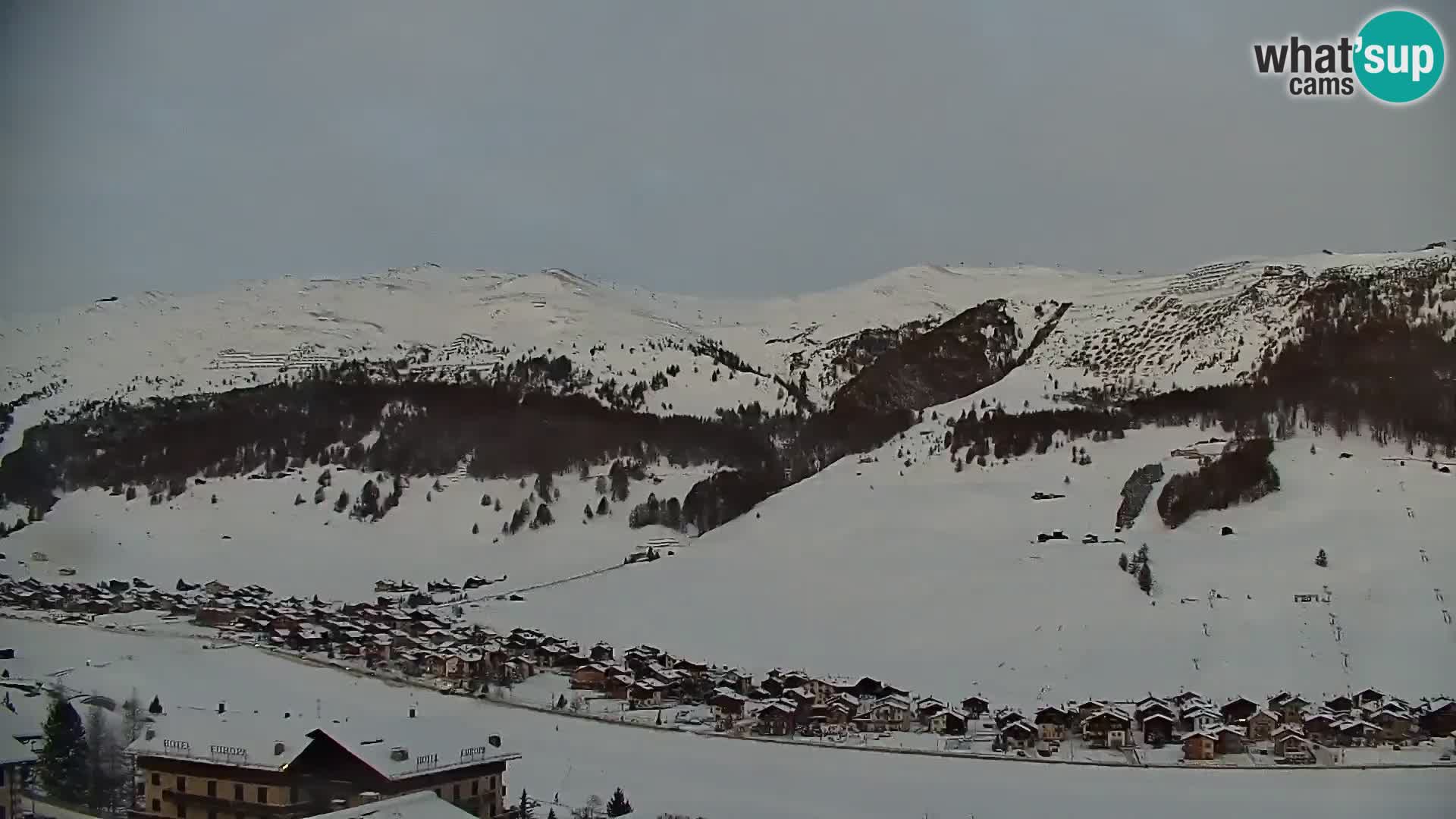 Spletna kamera Livigno panorama | pogled iz hotela Teola