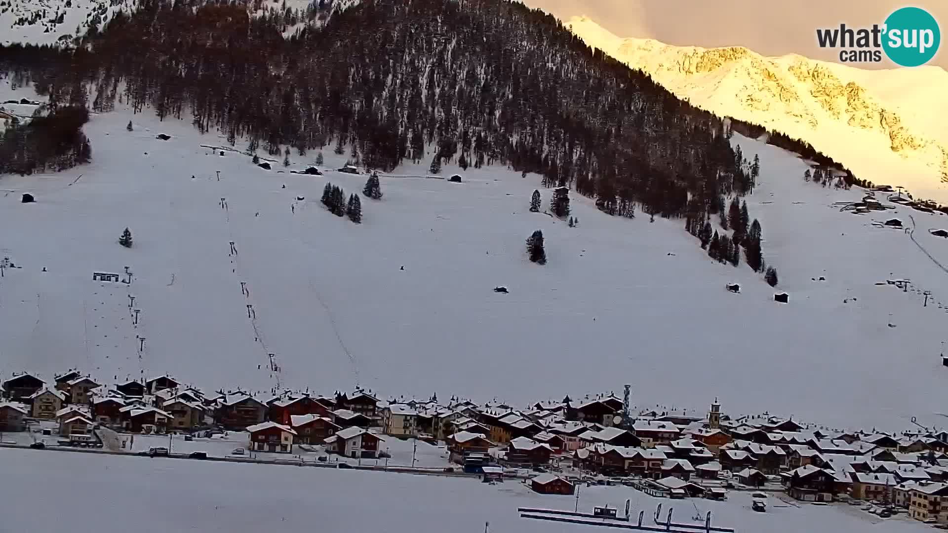 Spletna kamera Livigno panorama | pogled iz hotela Teola