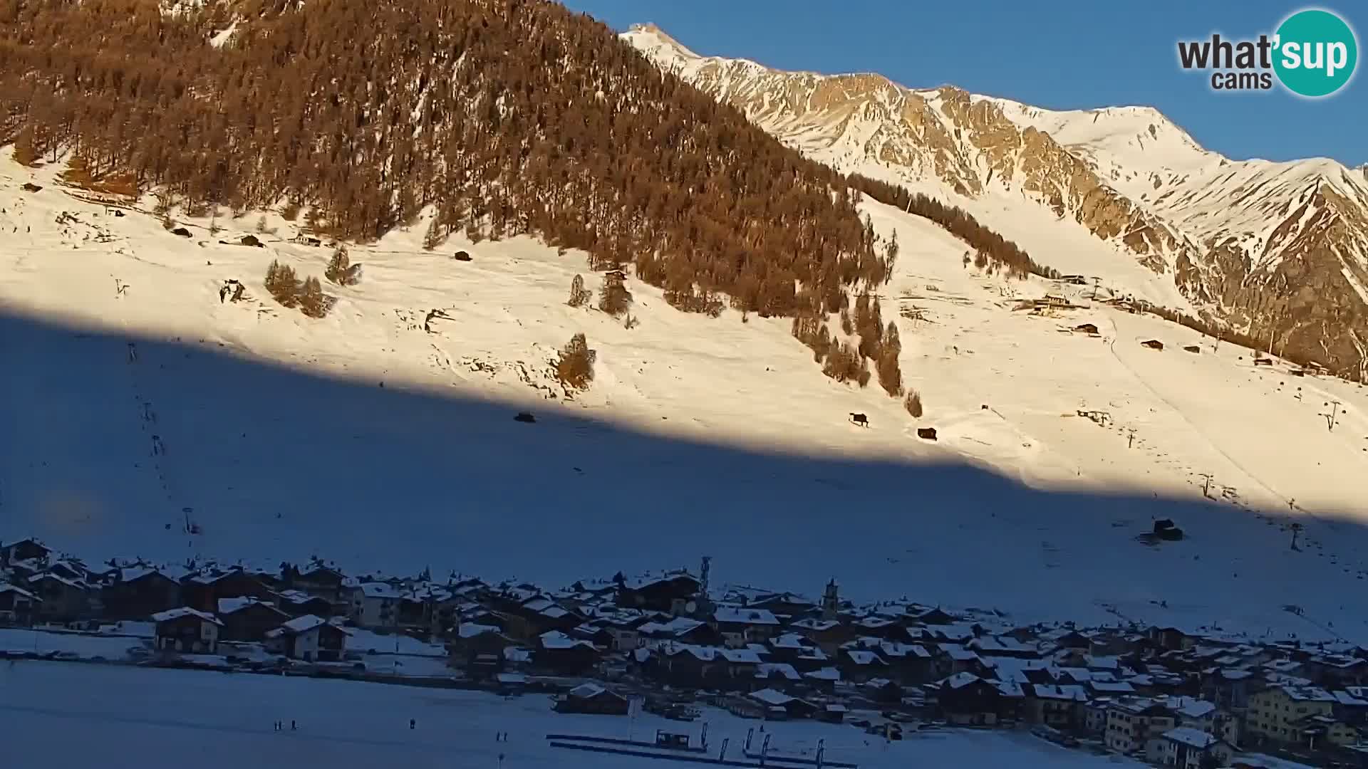 Neverjetna spletna kamera Livigno, panoramski pogled iz hotela Teola