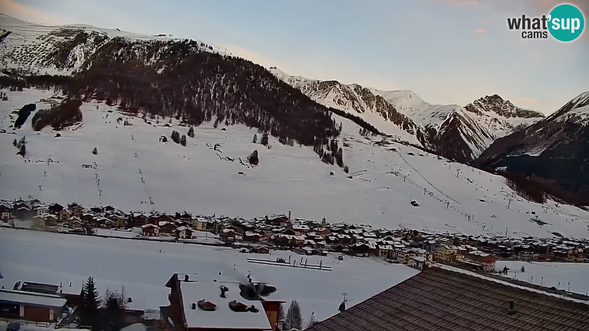 Spletna kamera Livigno panorama | pogled iz hotela Teola