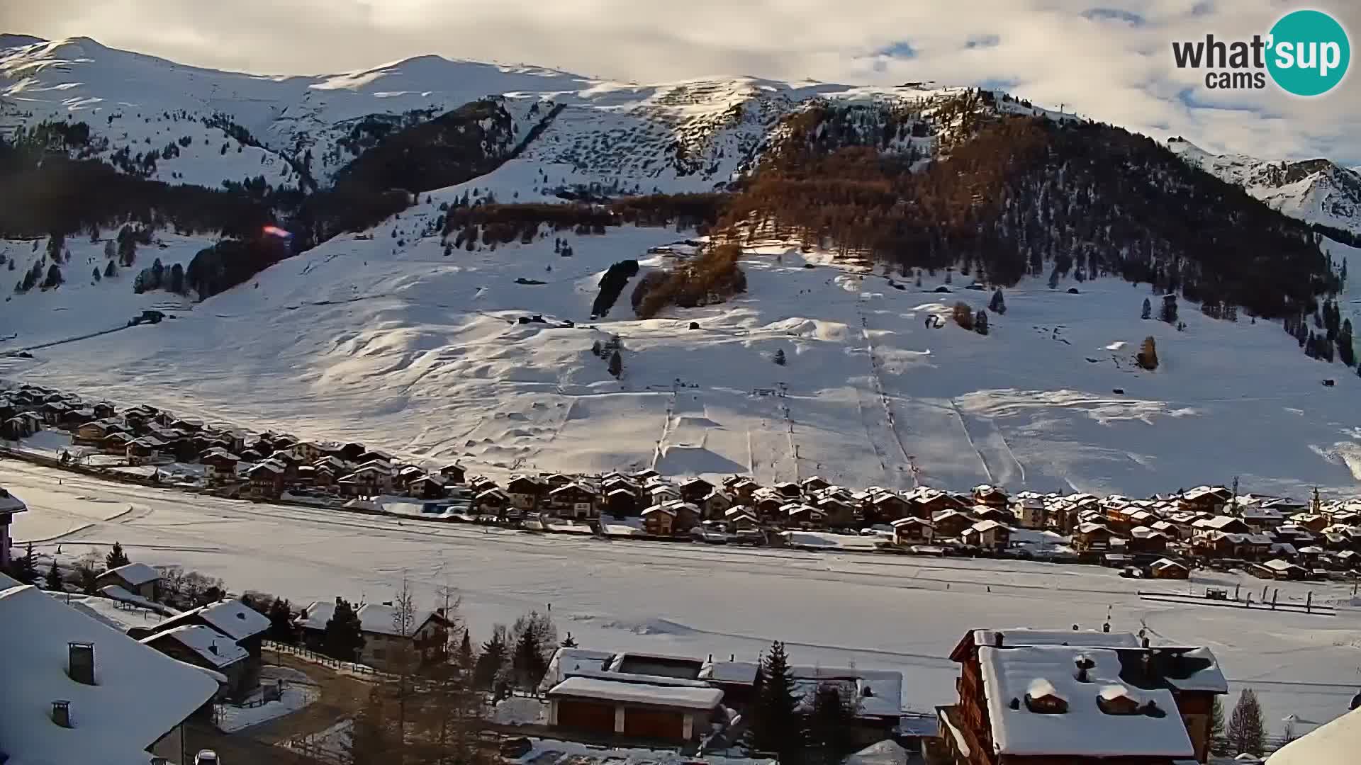 Spletna kamera Livigno panorama | pogled iz hotela Teola