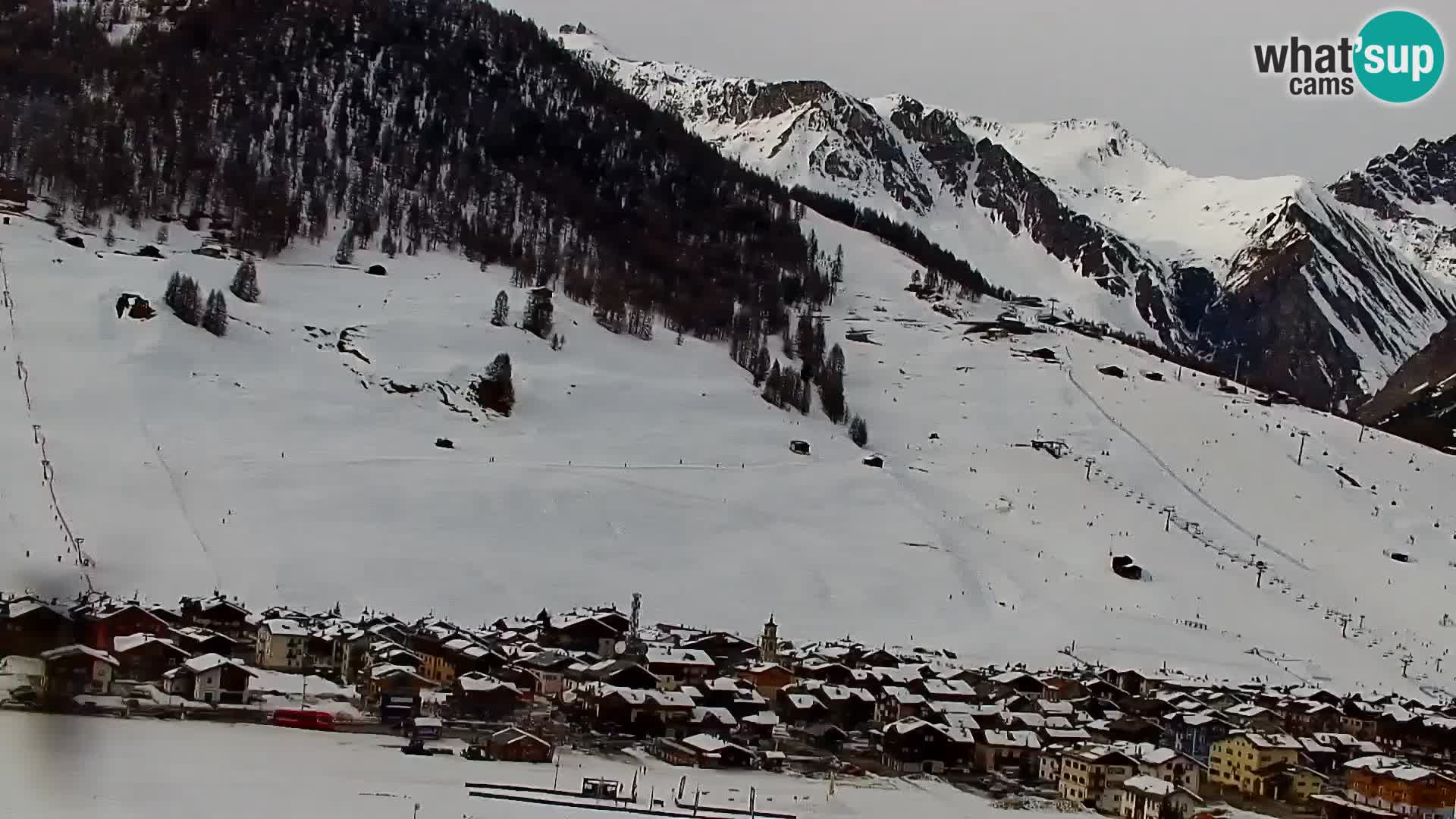 Spletna kamera Livigno panorama | pogled iz hotela Teola