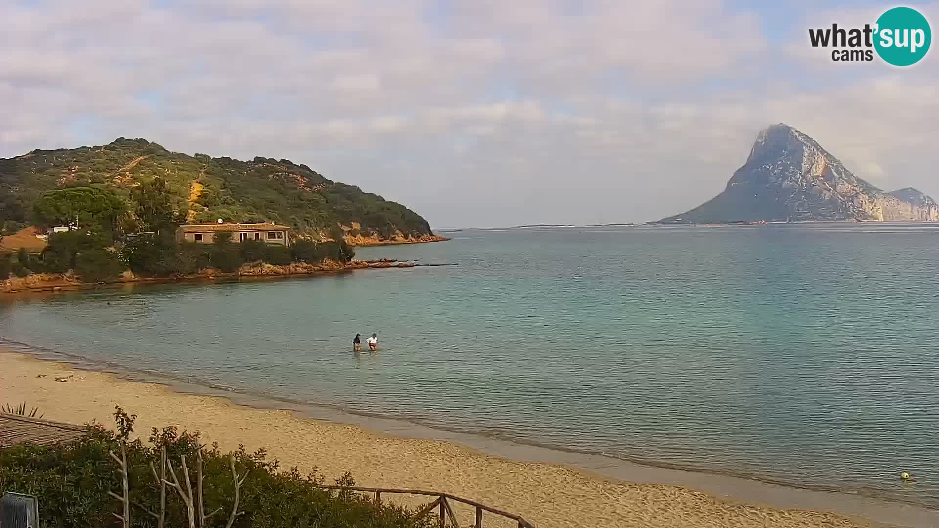 Spletna kamera Loiri porto San Paolo – Porto Taverna v živo Sardinija – Italija