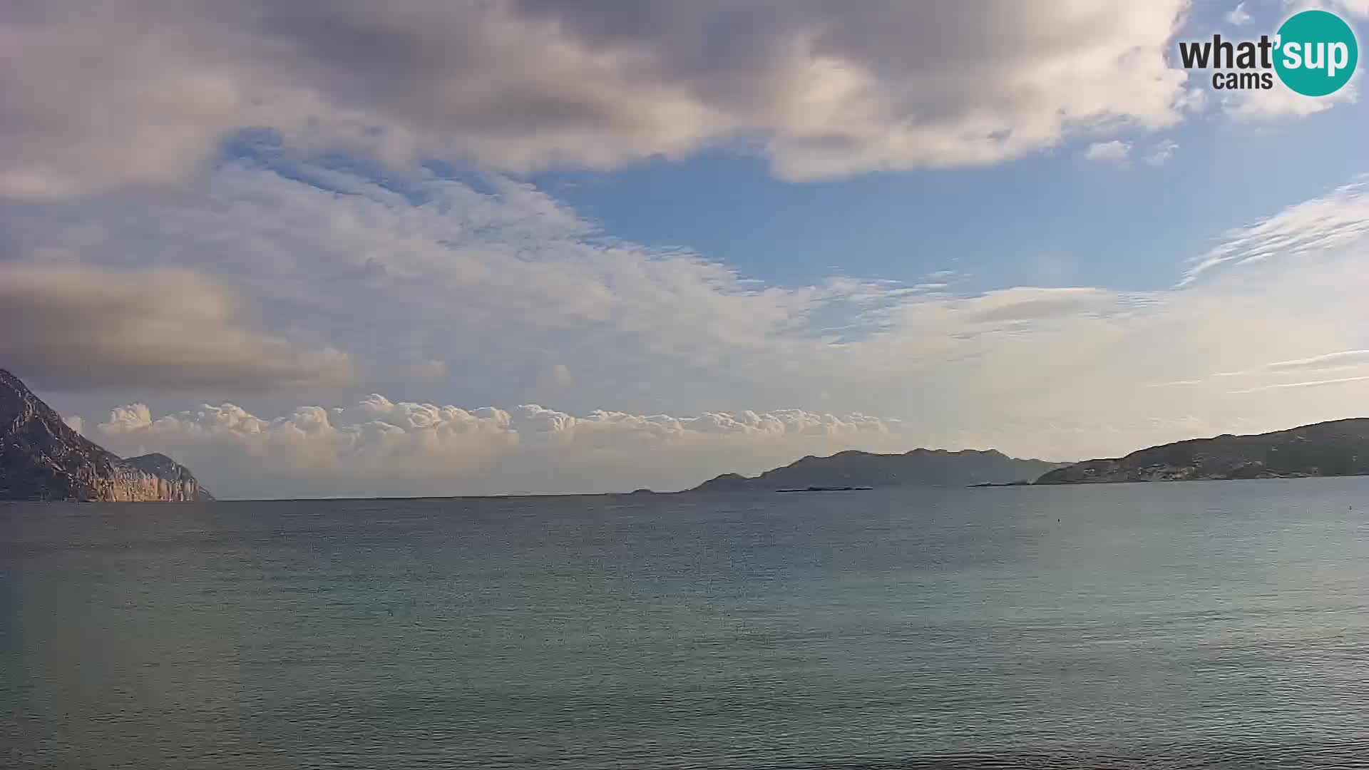 Spletna kamera Loiri porto San Paolo – Porto Taverna v živo Sardinija – Italija