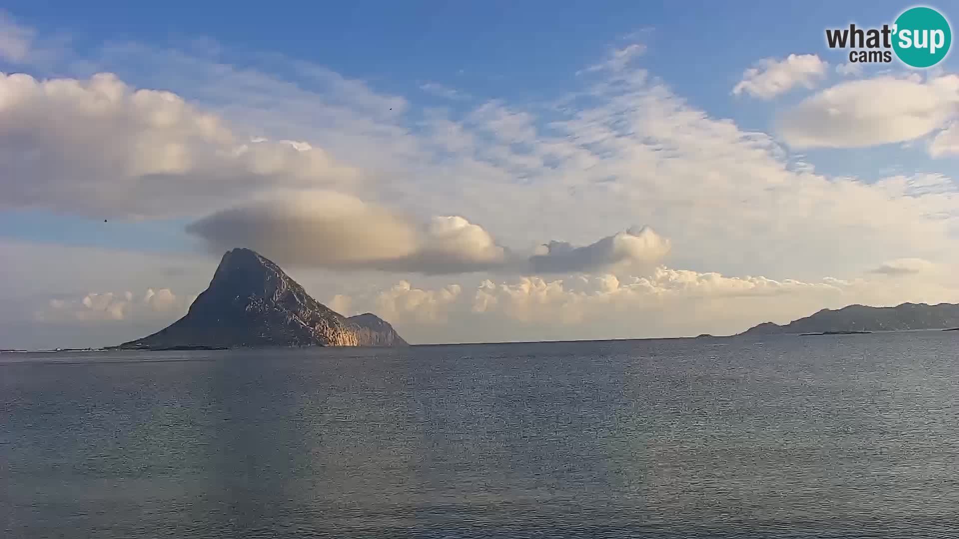 Spletna kamera Loiri porto San Paolo – Porto Taverna v živo Sardinija – Italija