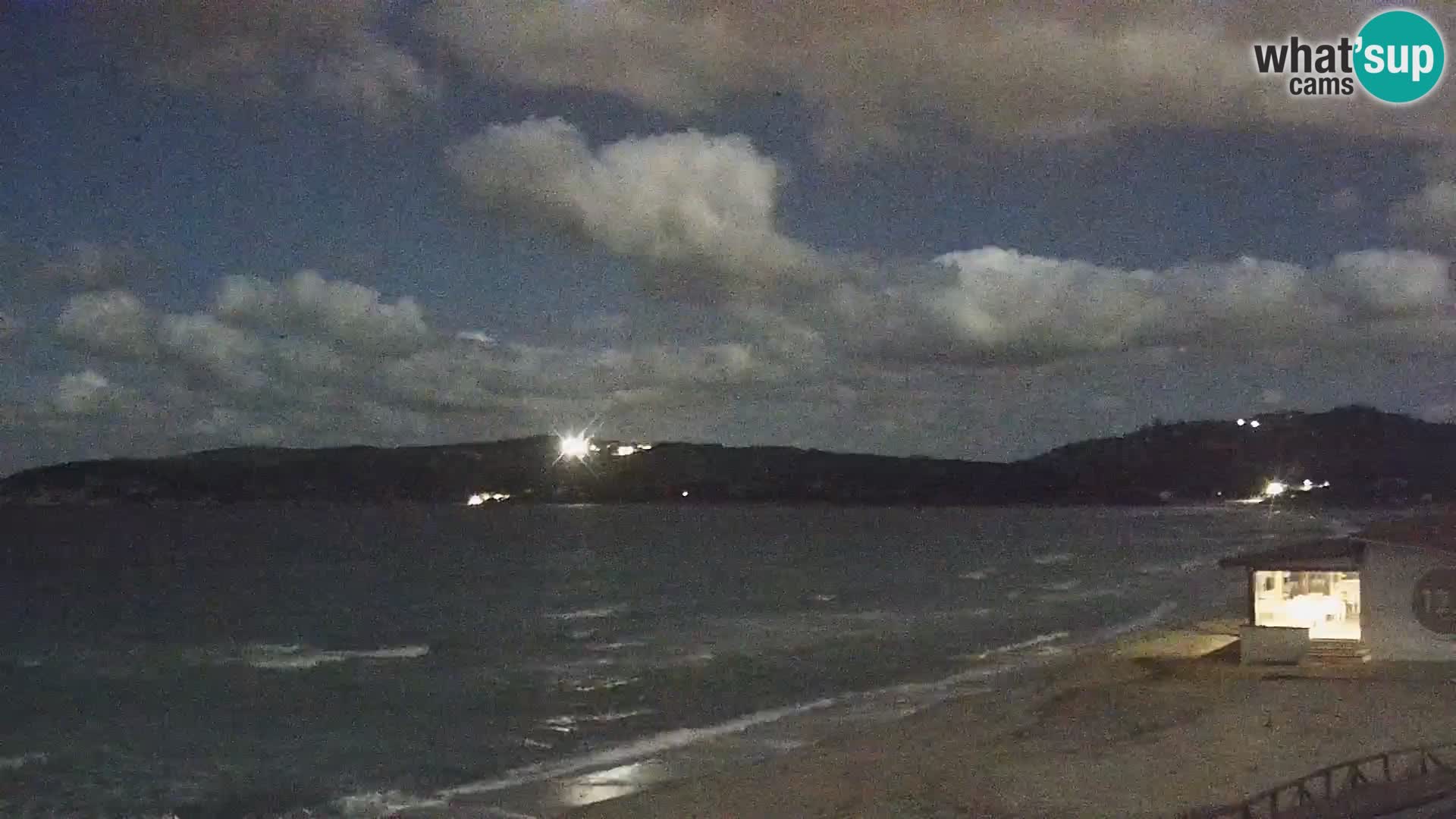 Spletna kamera Loiri porto San Paolo – Porto Taverna v živo Sardinija – Italija