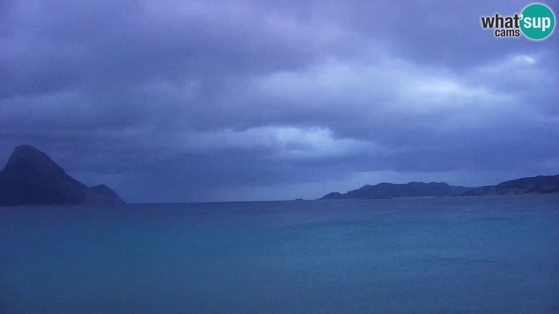 Spletna kamera Loiri porto San Paolo – Porto Taverna v živo Sardinija – Italija