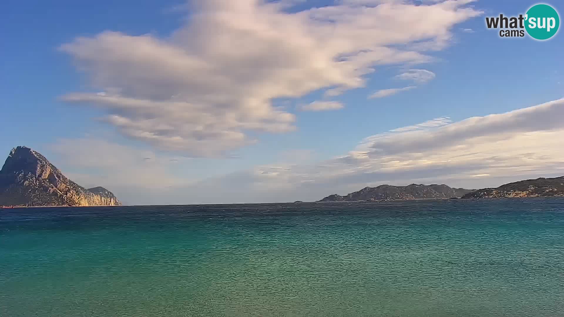 Spletna kamera Loiri porto San Paolo – Porto Taverna v živo Sardinija – Italija