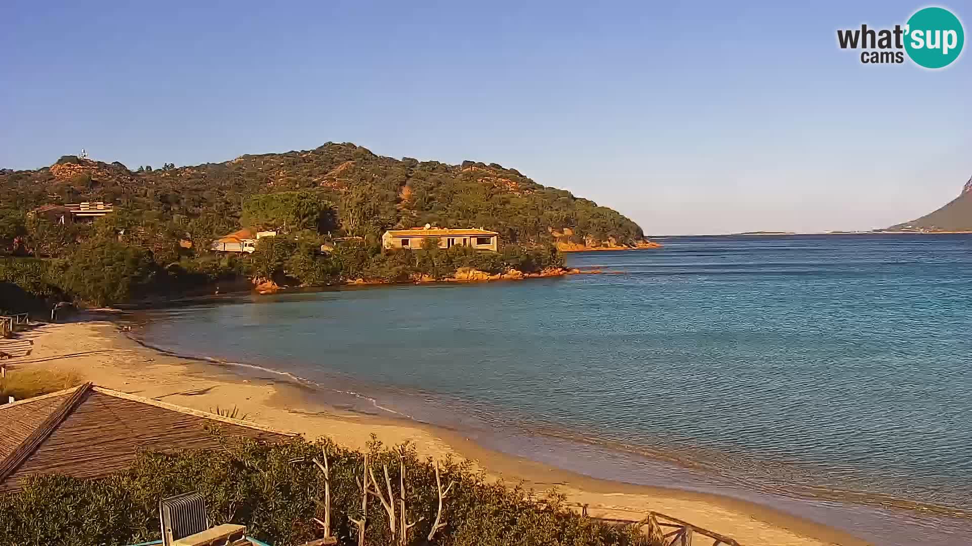 Spletna kamera Loiri porto San Paolo – Porto Taverna v živo Sardinija – Italija